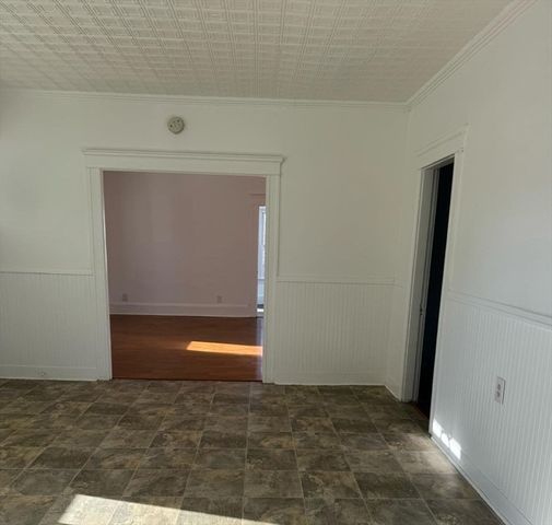 21 Miller St, Blackstone, MA 01504