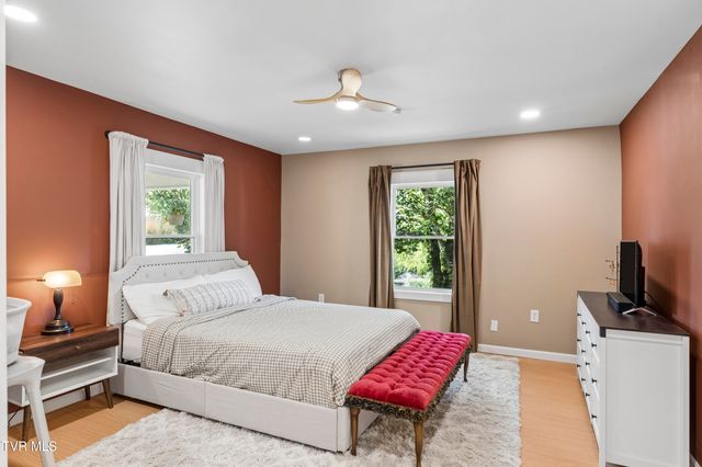 317 Mcclelland Street, Bluff City, TN 37618