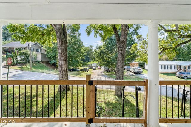 317 Mcclelland Street, Bluff City, TN 37618