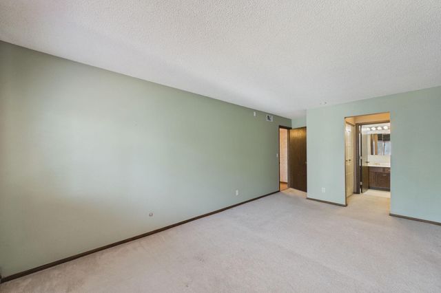 260 Westview Drive 303, West Saint Paul, MN 55118