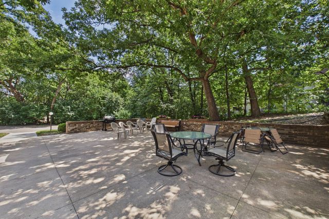 260 Westview Drive 303, West Saint Paul, MN 55118