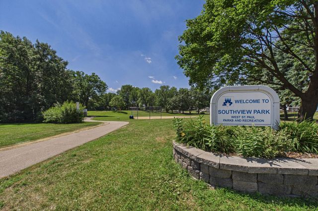 260 Westview Drive 303, West Saint Paul, MN 55118