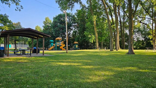 260 Westview Drive 303, West Saint Paul, MN 55118