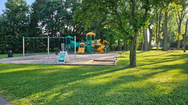 260 Westview Drive 303, West Saint Paul, MN 55118
