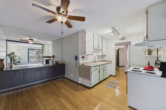 260 Westview Drive 303, West Saint Paul, MN 55118