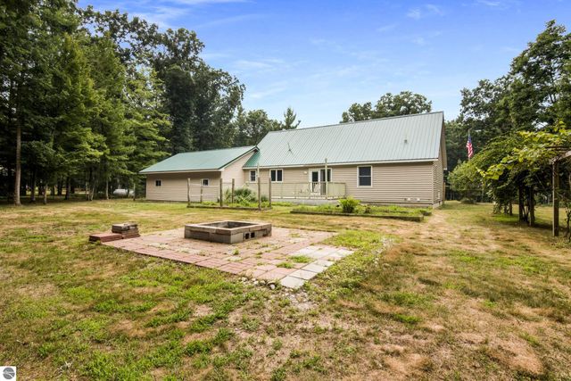 8964 W Elbow Drive, Irons, MI 49644