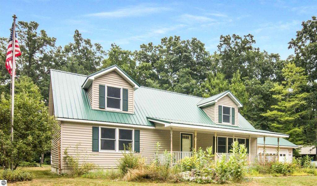 8964 W Elbow Drive, Irons, MI 49644