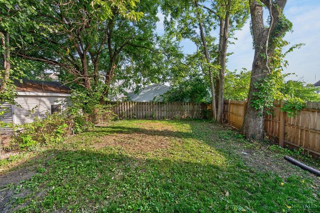 106 Township Avenue, Elmwood Place, OH 45216