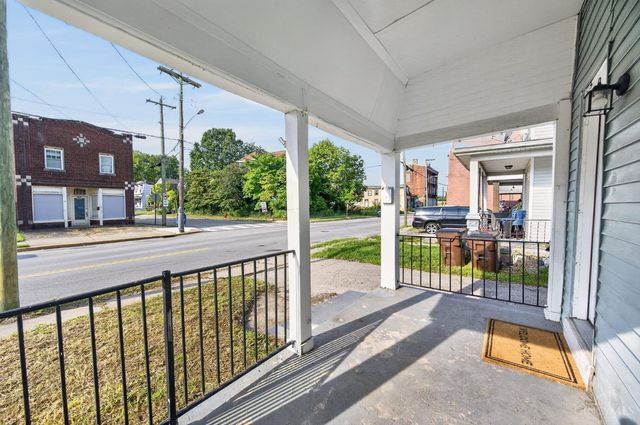 106 Township Avenue, Elmwood Place, OH 45216