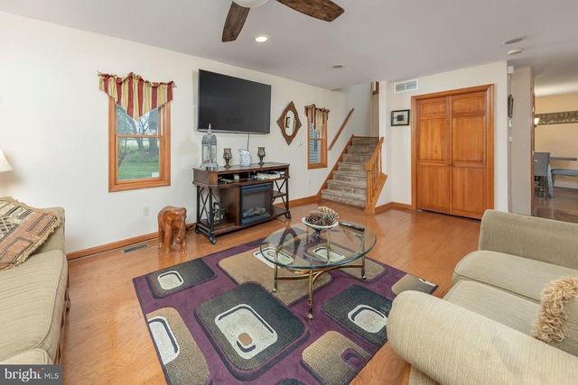 518 HARDINGVILLE RD, Monroeville, NJ 08343