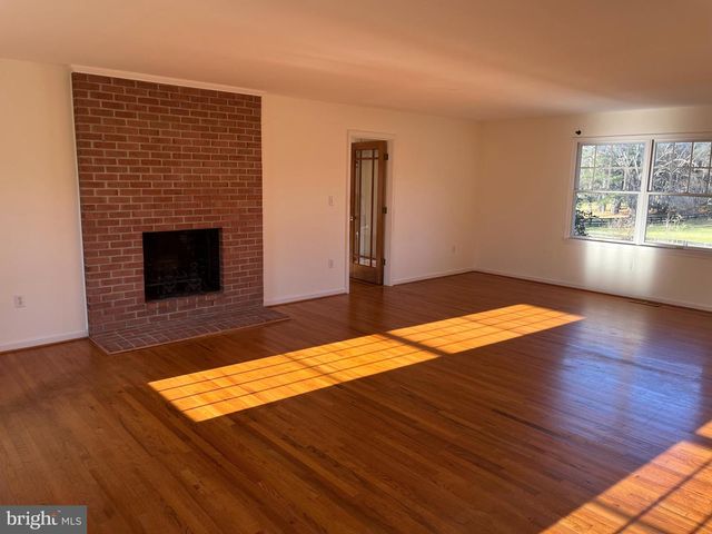 37030 N FORK RD, Purcellville, VA 20132