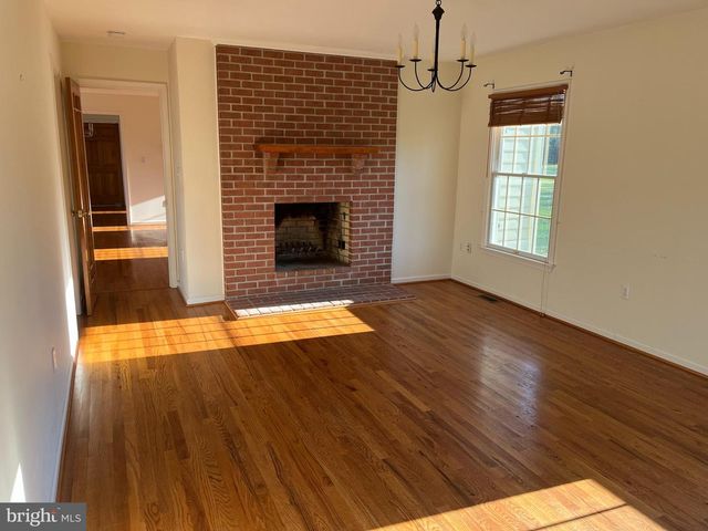 37030 N FORK RD, Purcellville, VA 20132