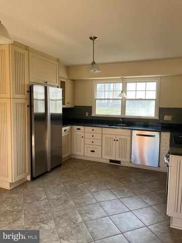 37030 N FORK RD, Purcellville, VA 20132