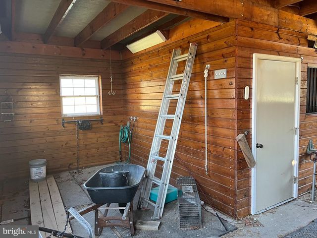 37030 N FORK RD, Purcellville, VA 20132