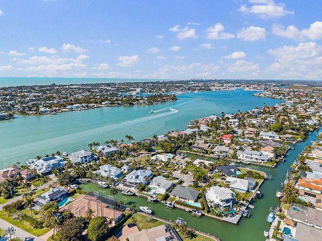 2175 Shad CT, Naples, FL 34102