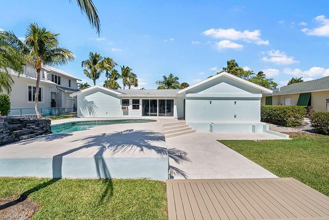 2175 Shad CT, Naples, FL 34102