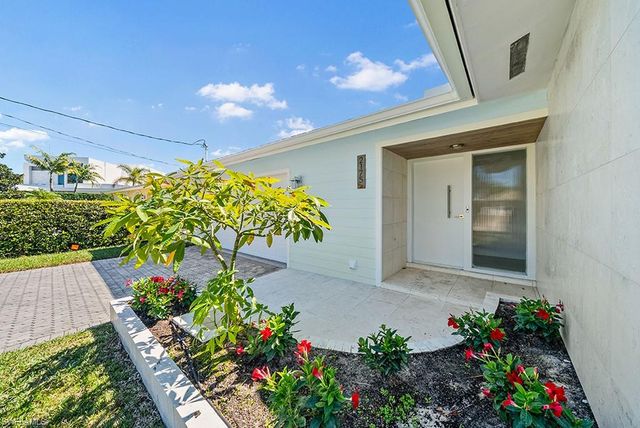 2175 Shad CT, Naples, FL 34102