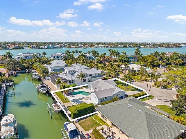 2175 Shad CT, Naples, FL 34102