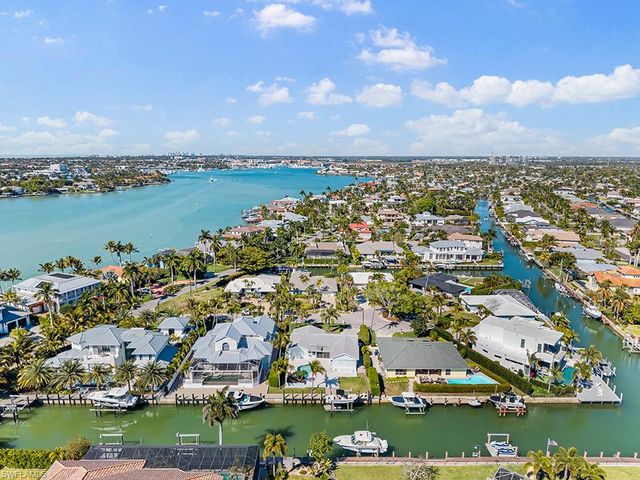 2175 Shad CT, Naples, FL 34102