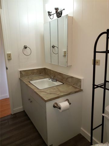 2313 Star Road A, Honolulu, HI 96813