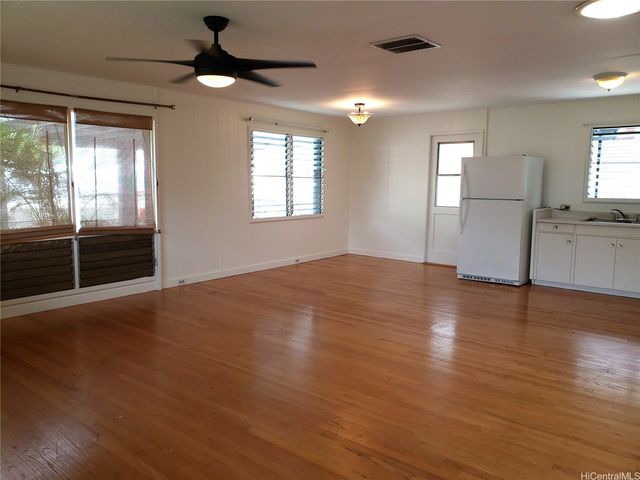 2313 Star Road A, Honolulu, HI 96813