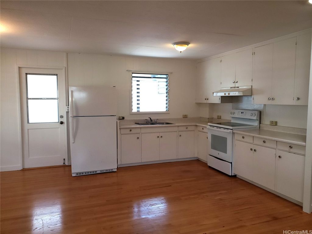 2313 Star Road A, Honolulu, HI 96813