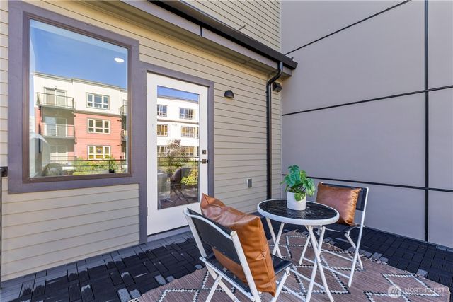 6546 D Latona Avenue NE, Seattle, WA 98115