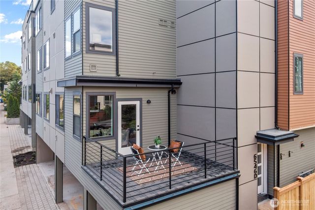 6546 D Latona Avenue NE, Seattle, WA 98115