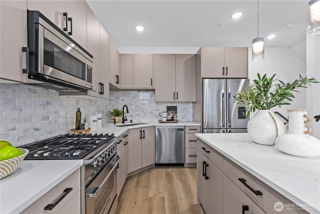 6546 D Latona Avenue NE, Seattle, WA 98115