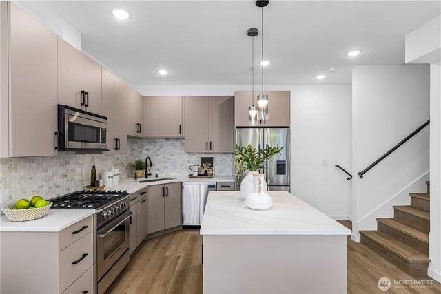 6546 D Latona Avenue NE, Seattle, WA 98115