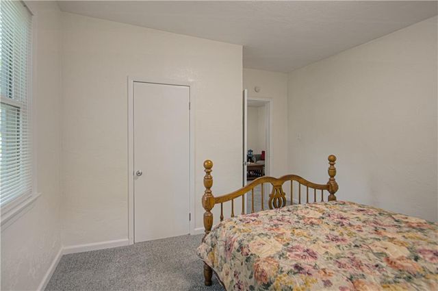 1801 S Broadway Street, Leavenworth, KS 66048