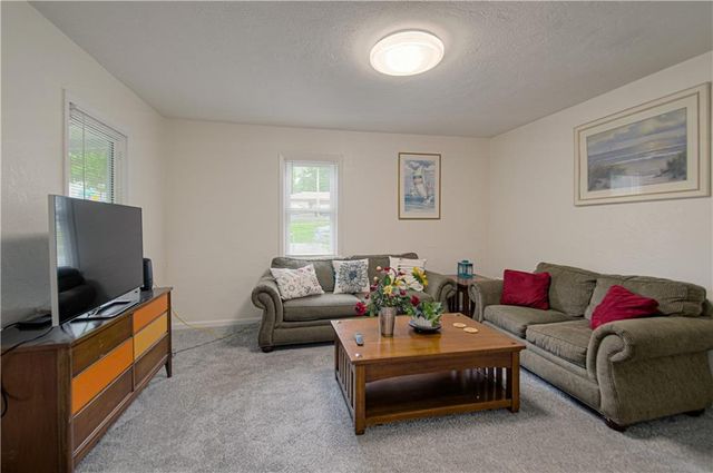 1801 S Broadway Street, Leavenworth, KS 66048