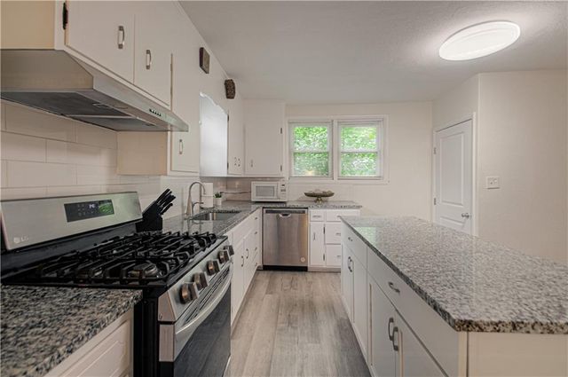 1801 S Broadway Street, Leavenworth, KS 66048