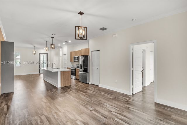 7815 NW 104th Ave 21, Doral, FL 33178