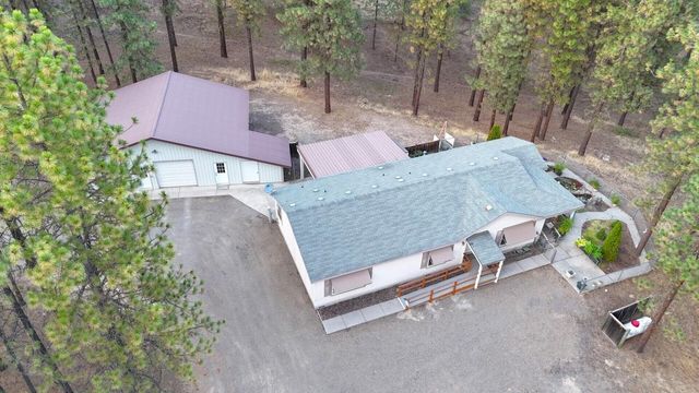 17 Crestview Dr, Kettle Falls, WA 99141