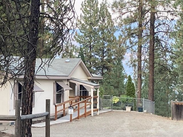 17 Crestview Dr, Kettle Falls, WA 99141