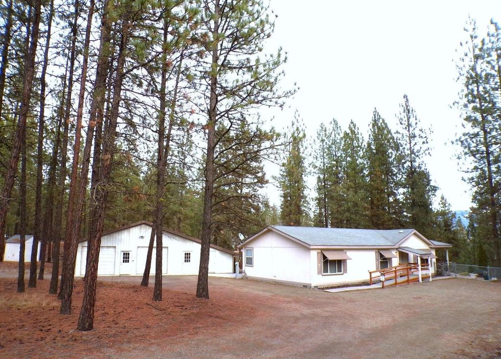 17 Crestview Dr, Kettle Falls, WA 99141