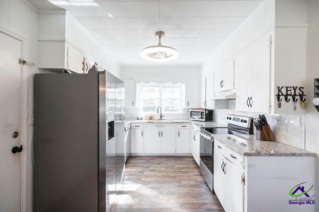 1402 Knoxville Street, Fort Valley, GA 31030