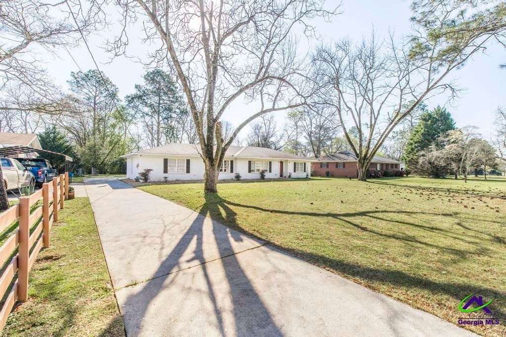 1402 Knoxville Street, Fort Valley, GA 31030