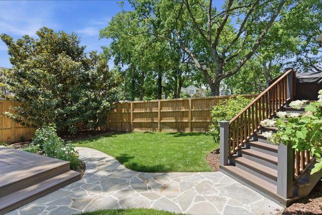929 Lawrence, Nashville, TN 37204