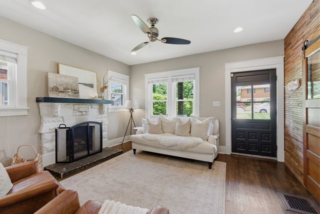 929 Lawrence, Nashville, TN 37204