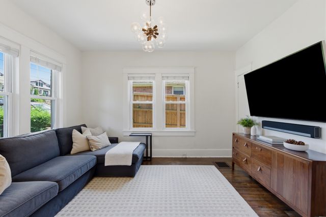 929 Lawrence, Nashville, TN 37204