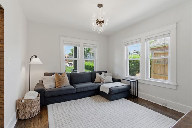 929 Lawrence, Nashville, TN 37204