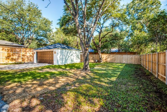 6147 Ravendale Lane, Dallas, TX 75214