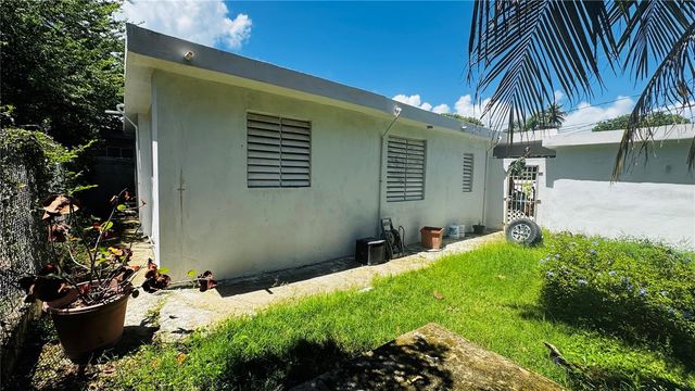 Hebreos St 397 VILLA CRISTIANA COMM., Loiza, PR 00772
