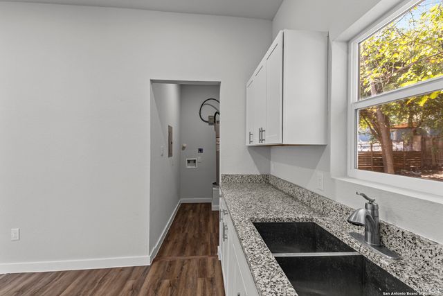 117 Magendie, San Antonio, TX 78210