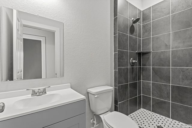 117 Magendie, San Antonio, TX 78210