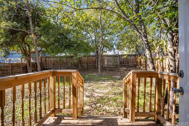 117 Magendie, San Antonio, TX 78210