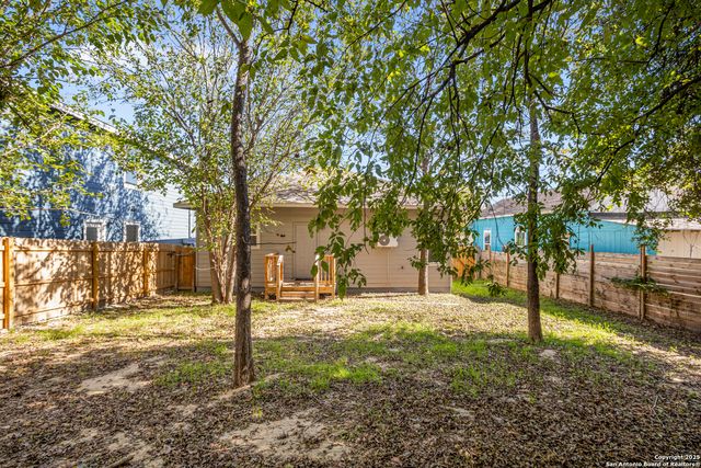 117 Magendie, San Antonio, TX 78210