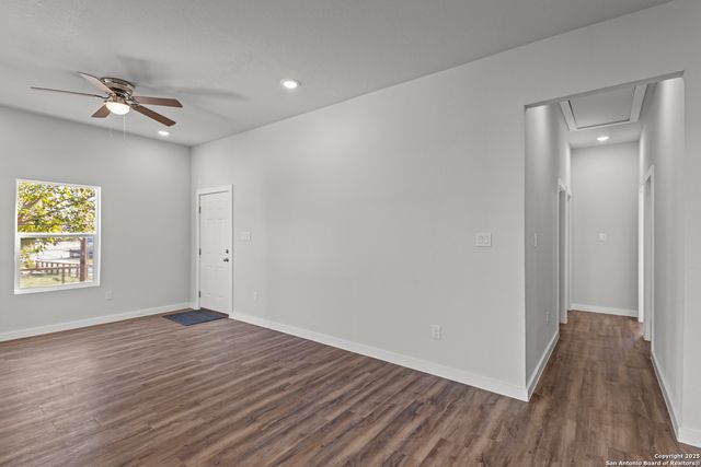 117 Magendie, San Antonio, TX 78210